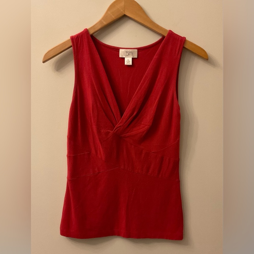 Ann Taylor Loft Cranberry Fitted Top, Size XS